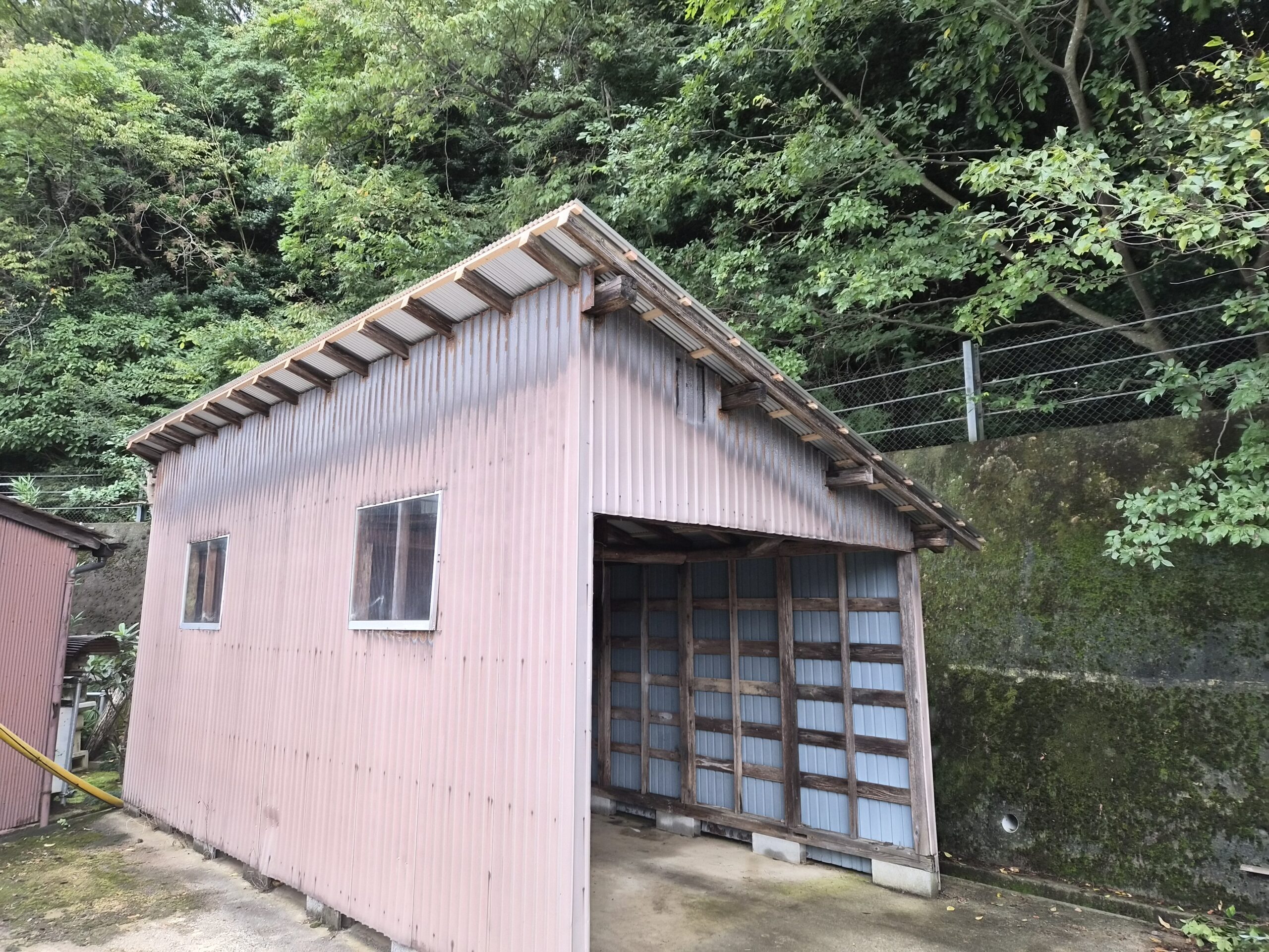 車庫の波板張り替え工事(ガルバリウム鋼板仕上げ)