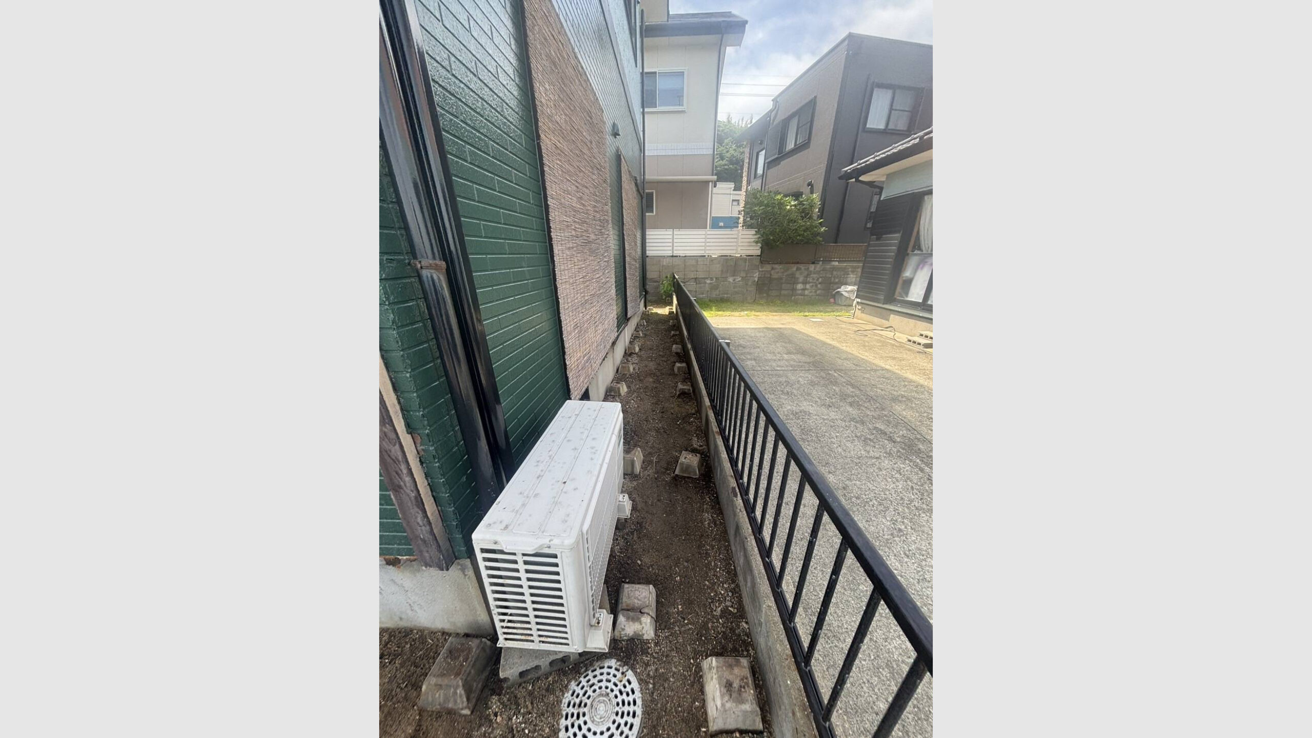 海沿いの住まいにある屋根付きウッドデッキの解体工事