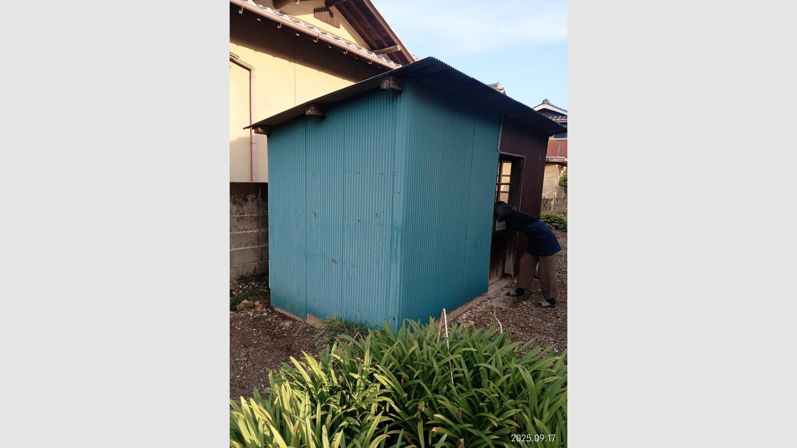 木造倉庫撤去とカーポート波板の張り替え工事