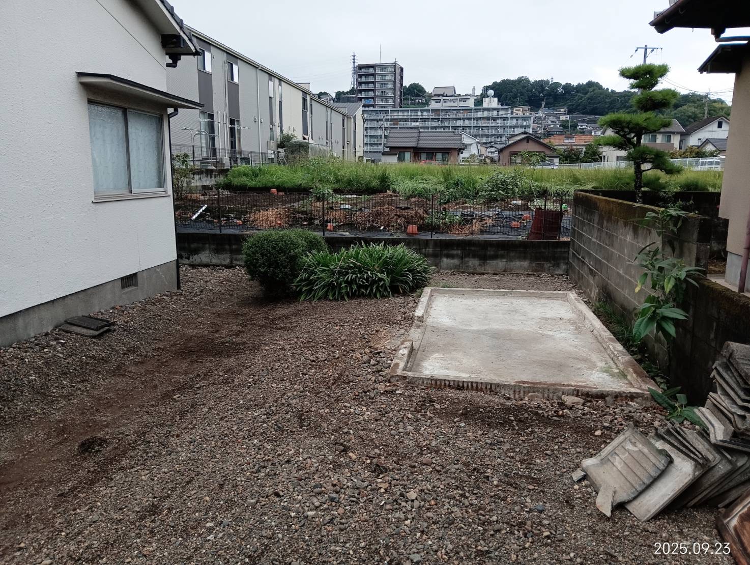 木造倉庫撤去とカーポート波板の張り替え工事