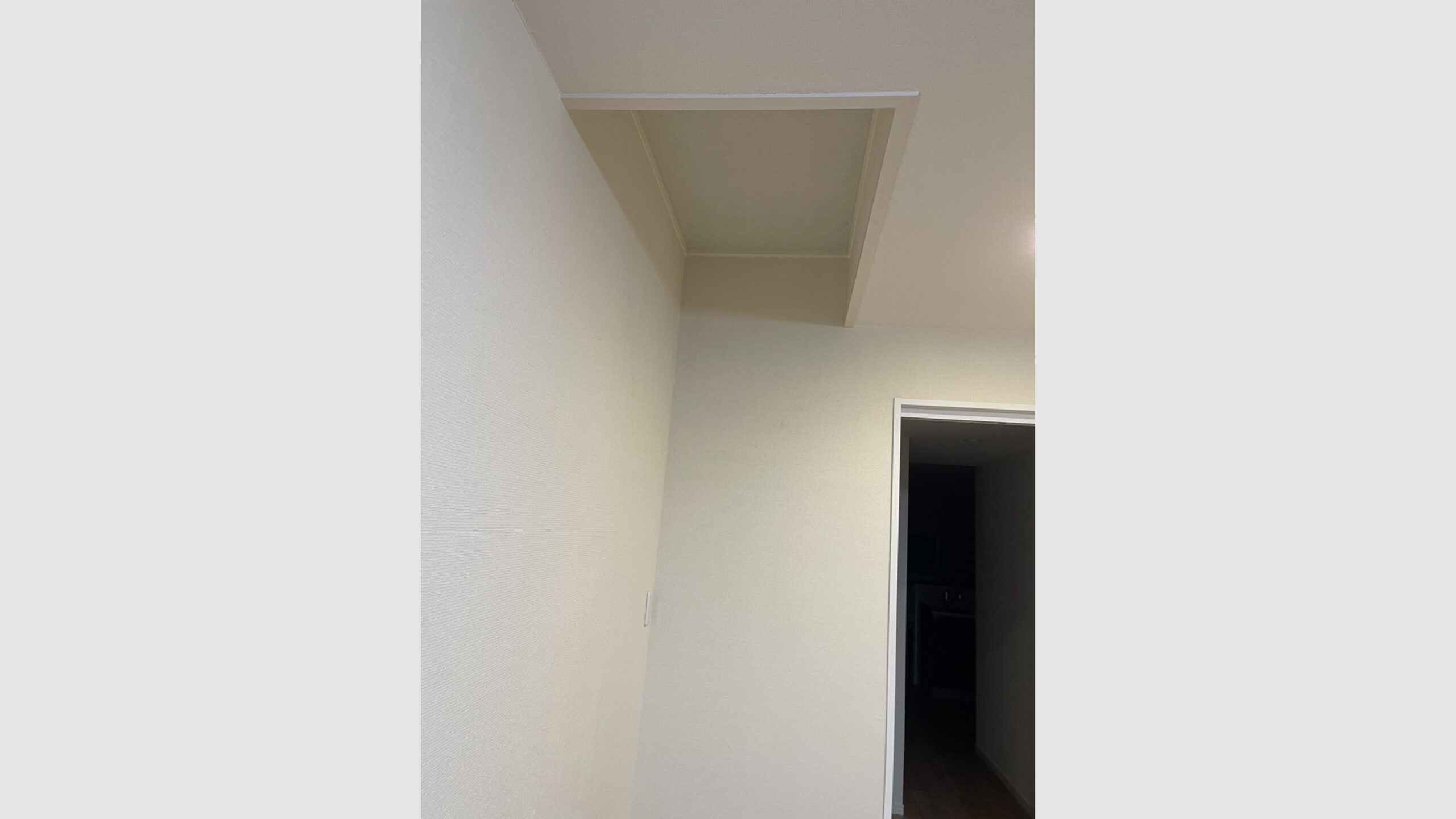 ロフトの穴塞ぎ工事およびはしご撤去