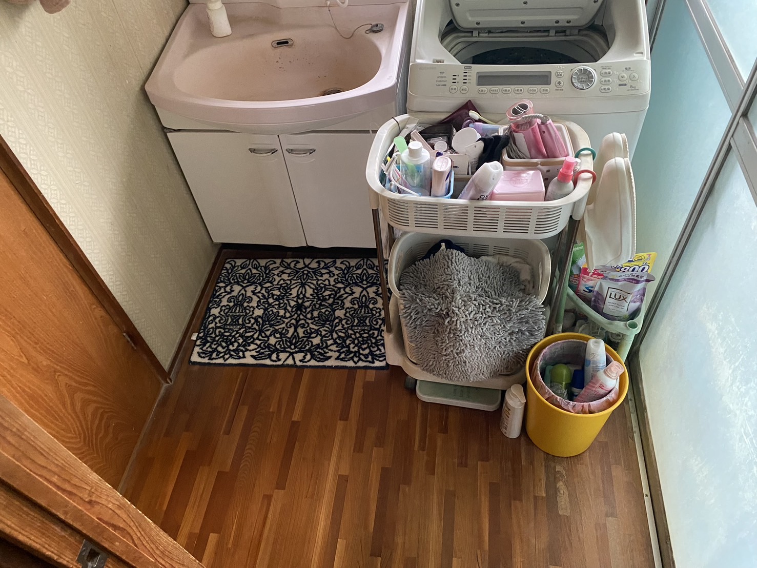 洗面所と寝室の床張り替え工事