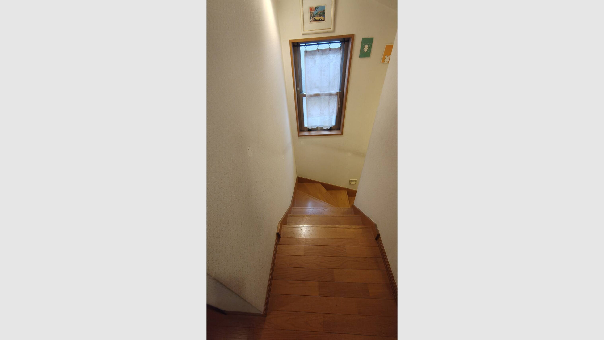 冷蔵庫搬入に伴う階段手すりの一時取り外し・再取り付け