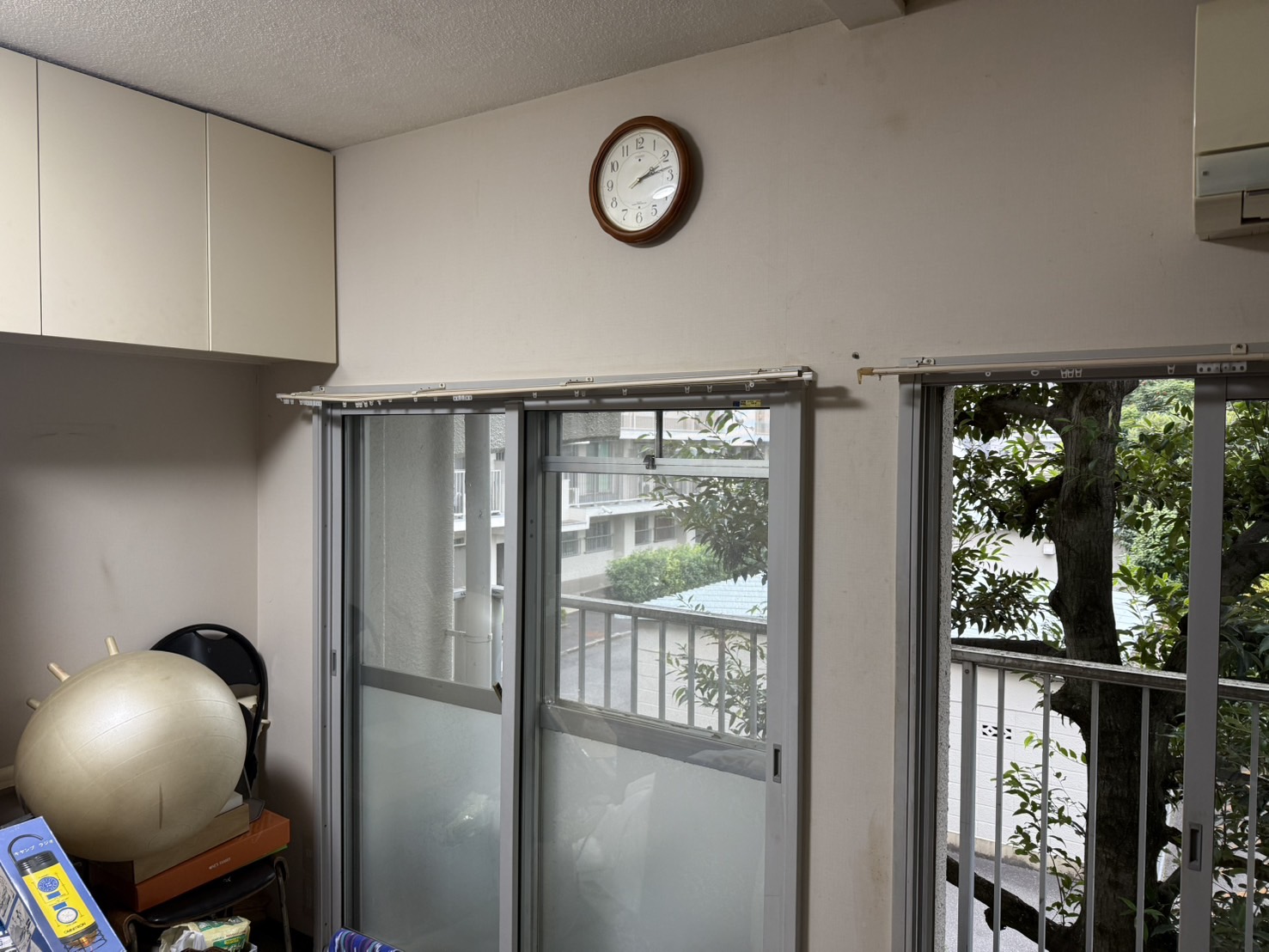 カーテンレールの交換および新設工事(計3か所)