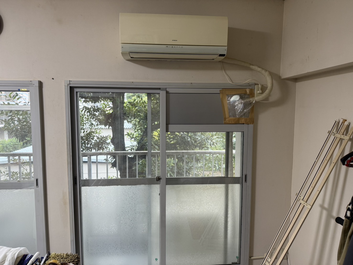 カーテンレールの交換および新設工事(計3か所)