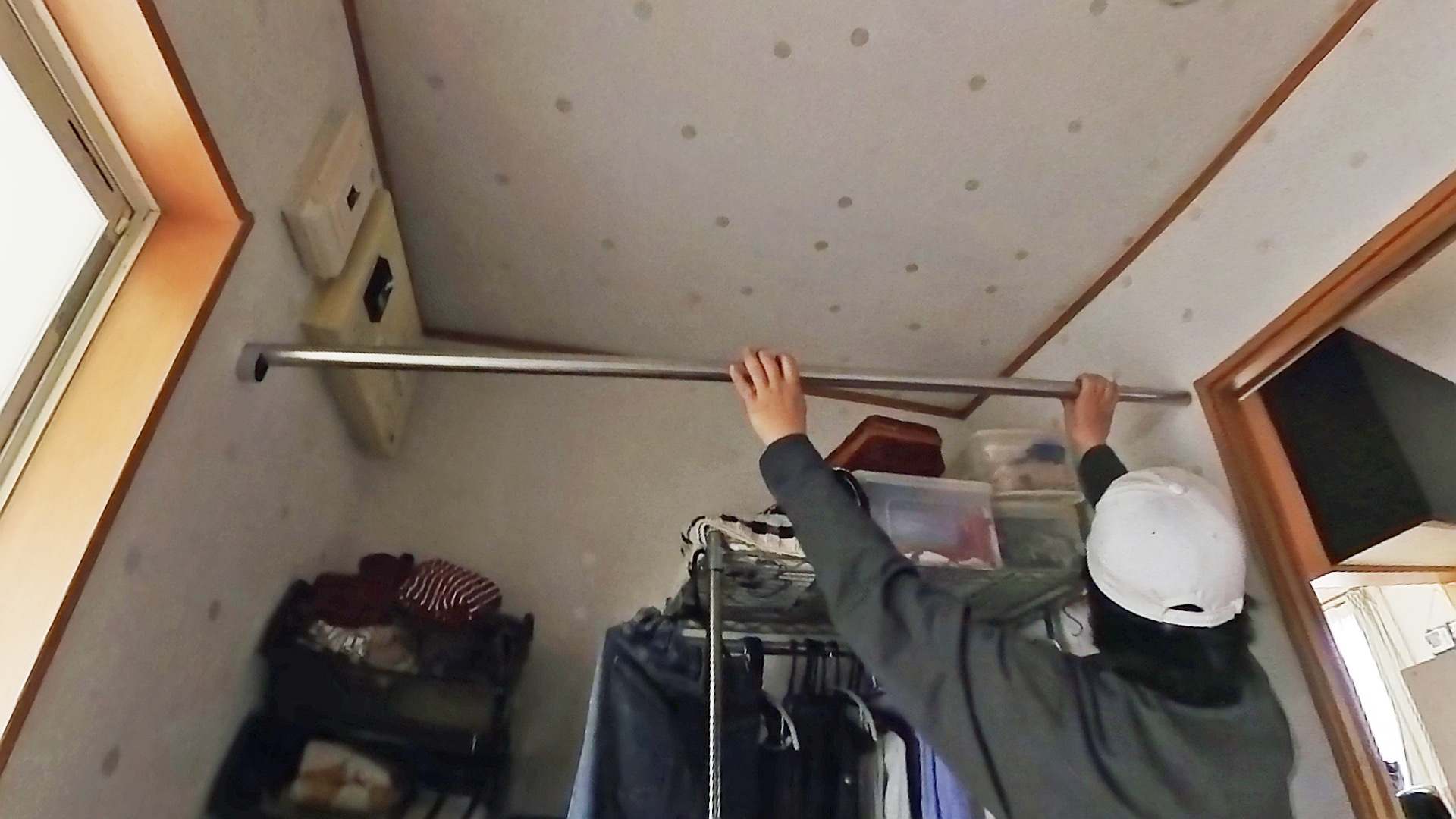 ハンガーパイプの新設取り付け