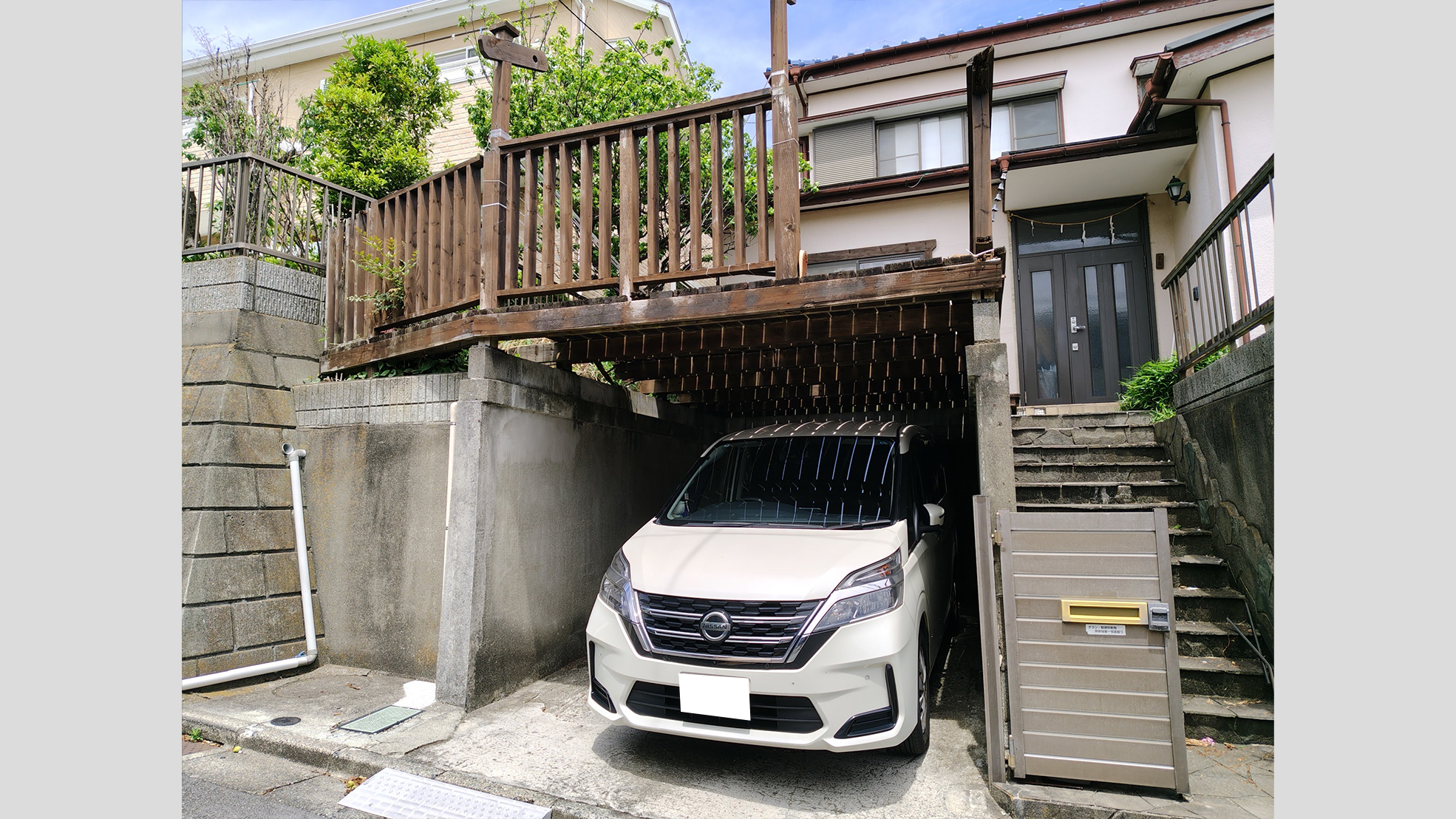 ガレージデッキ(車庫の上がウッドデッキ)の解体工事