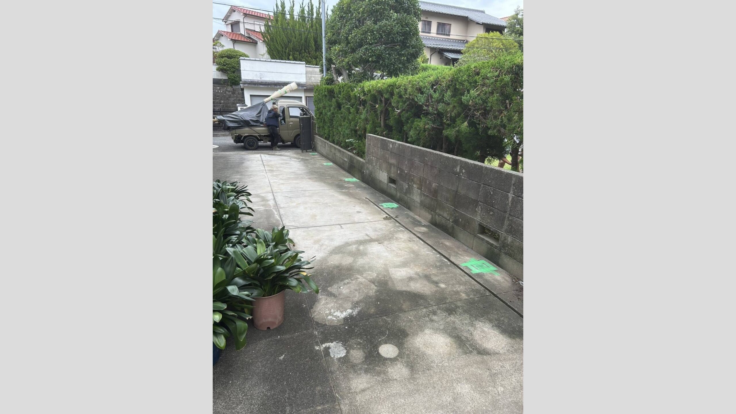 2台縦列のカーポート撤去工事