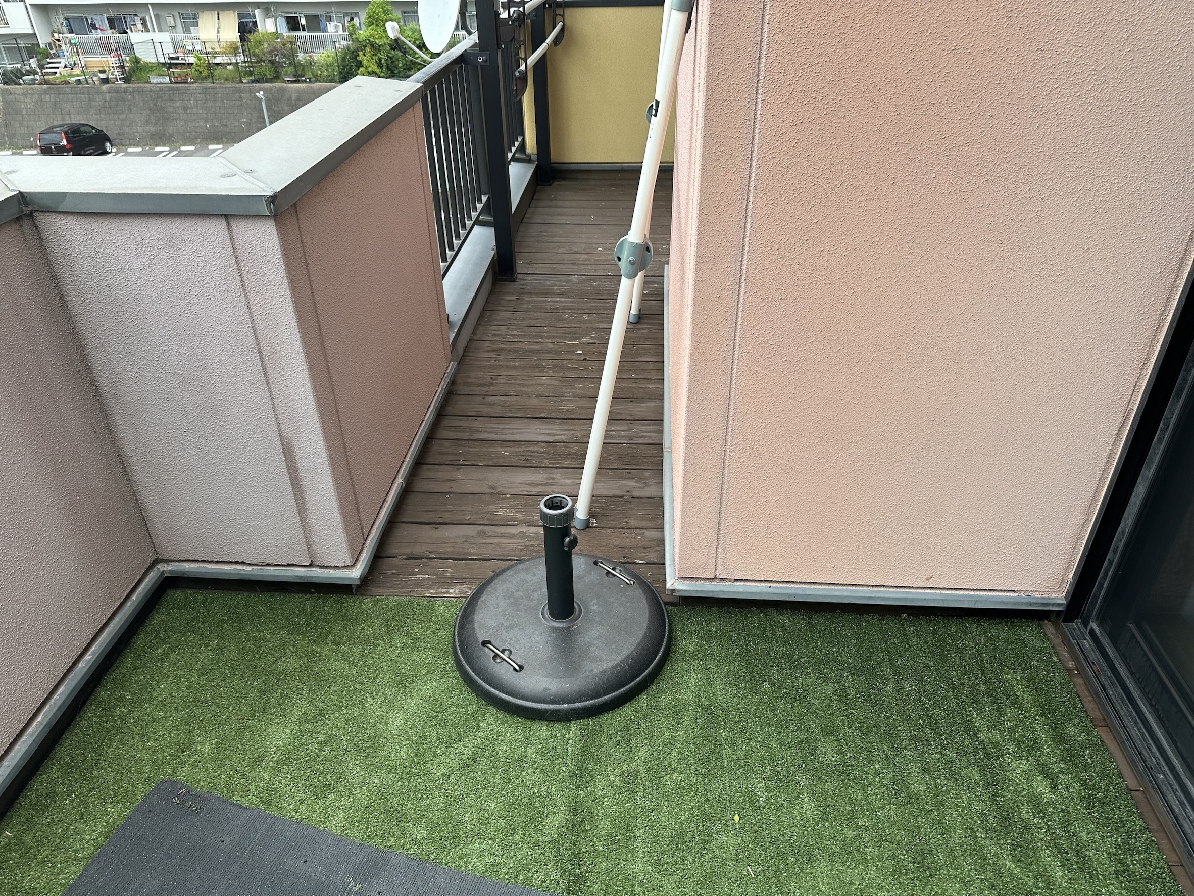 2階ベランダのウッドデッキの解体工事