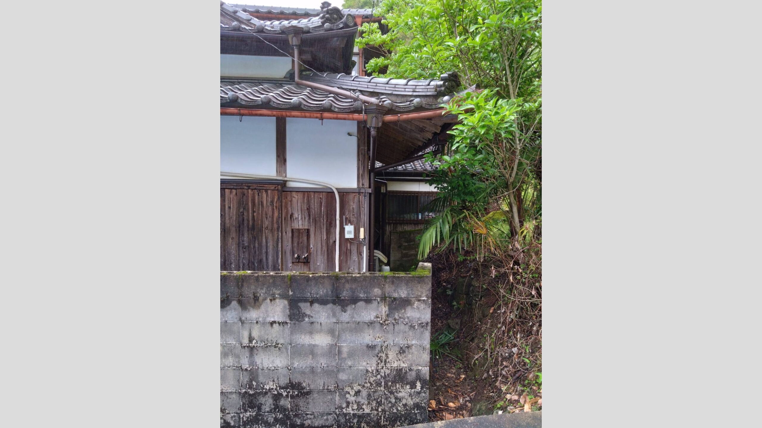雨どいの部分修理工事