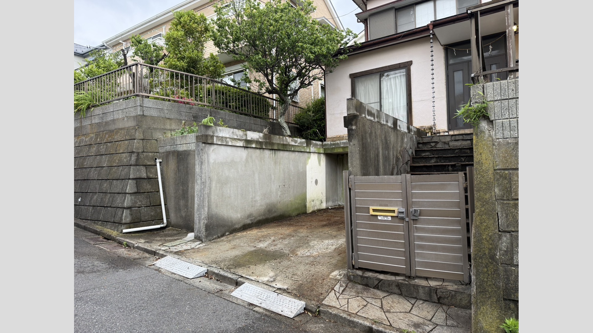 ガレージデッキ(車庫の上がウッドデッキ)の解体工事
