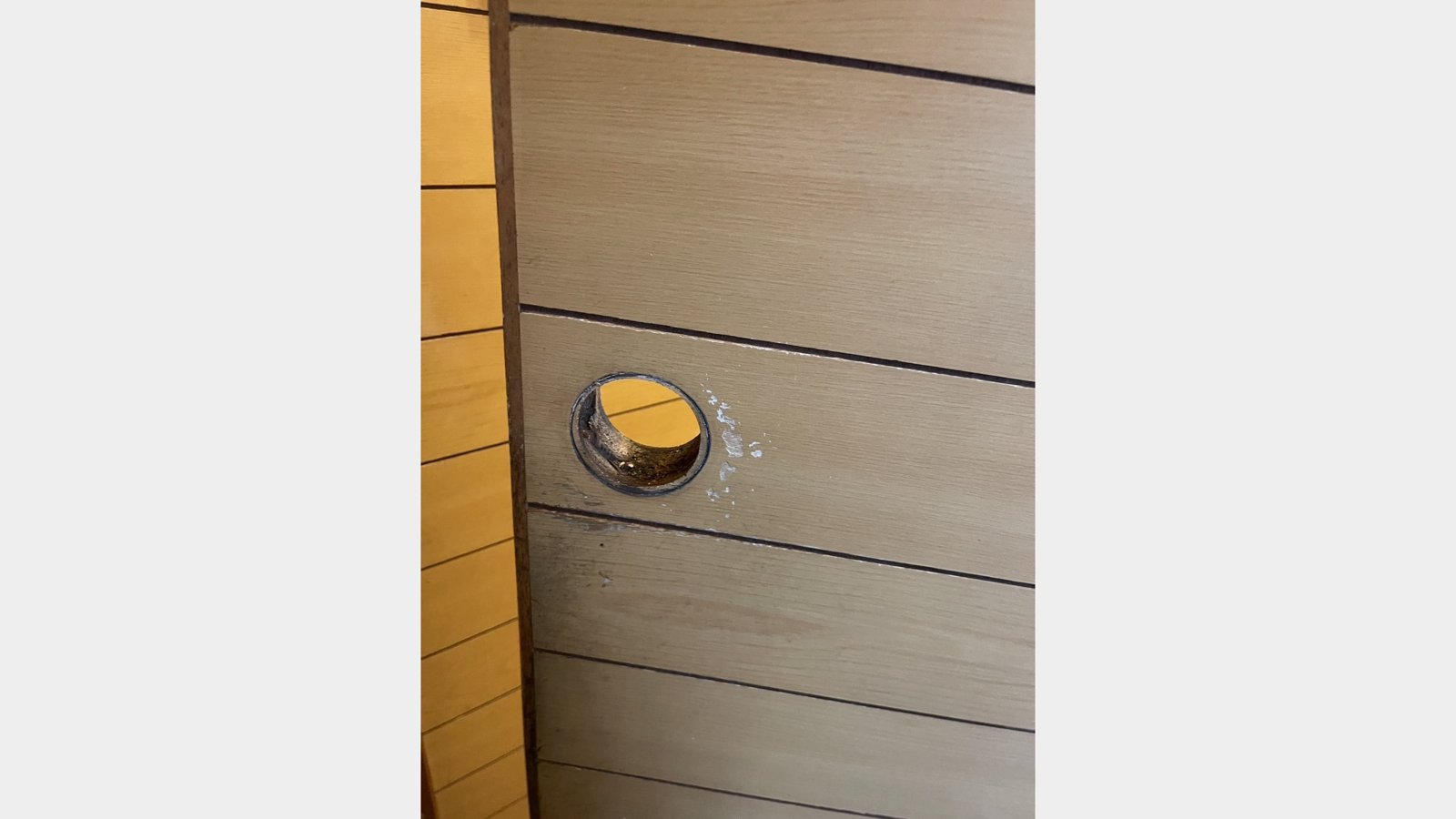 トイレドアのドアノブ（握り玉）交換工事