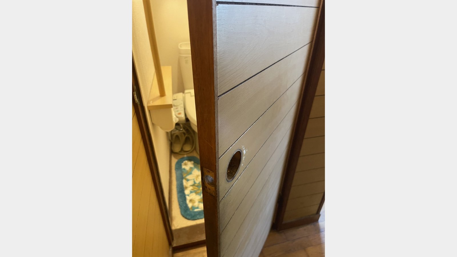 トイレドアのドアノブ（握り玉）交換工事