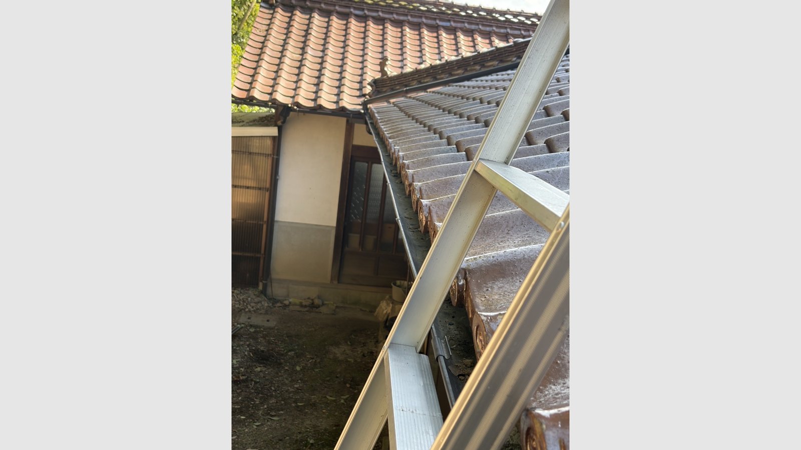 雨樋の一部交換と雨樋掃除
